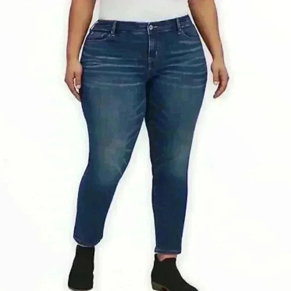 Torrid Hi Rise Dark Wash Boyfriend Jeans 18R #43 - Picture 1 of 6